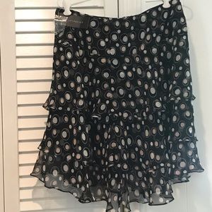 Context ruffle skirt